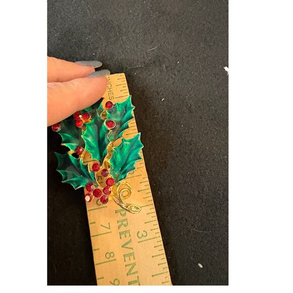 Macy’s Holiday Lane Holly & Berries Gold Tone & Rhinestone Brooch - Picture 3 of 4